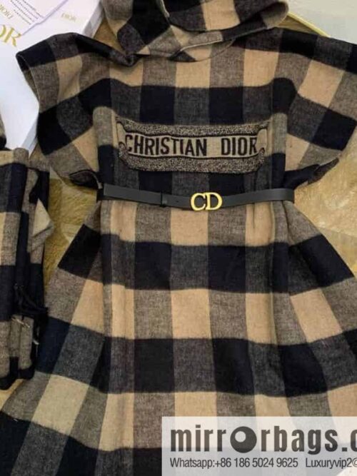IMG_5575-800x800ezjn4cxi3av113103_20250702113252.jpg Dior Dior Check\'N \'Dior Black Coffee England Checked Dress Cloak