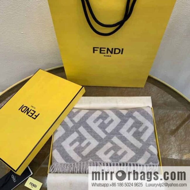 IMG_5618-800x800phegdjcipiq113092_20250702113221.jpg FENDI Fendi FF Vintage Style 100% Cashmere Scarf