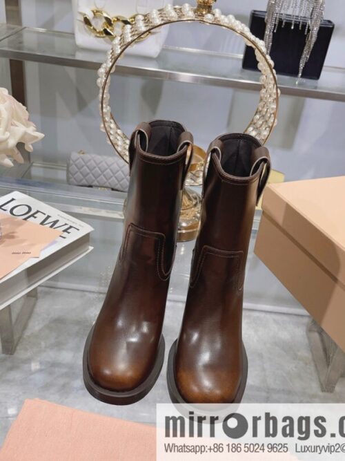 IMG_5725-800x800ltag52ukvdw143582_20250705041418.jpg 🐰🐰✅ 𝟮𝟬𝟮𝟯𝙨𝙨 Miumi * 2023 Autumn/Winter Show New Boots