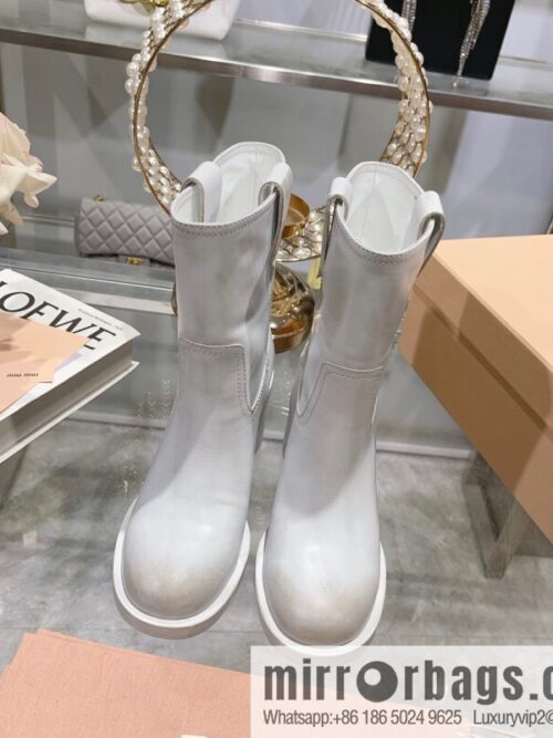 IMG_5743-800x800d3kaxnv5nb5143558_20250705041329.jpg 🐰🐰✅ 𝟮𝟬𝟮𝟯𝙨𝙨 Miumi * 2023 Autumn/Winter Show New Boots