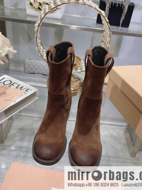 IMG_5761-800x8003bvgtqs1vbn143537_20250705041246.jpg 🐰🐰✅ 𝟮𝟬𝟮𝟯𝙨𝙨 Miumi * 2023 Autumn/Winter Show New Boots