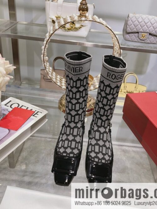 IMG_5771-800x800gtzpqewzzku143526_20250705041225.jpg 🐰🐰RV2023 early autumn new women\'s shoes Belle Vivier paint buckle patent leather socks boots