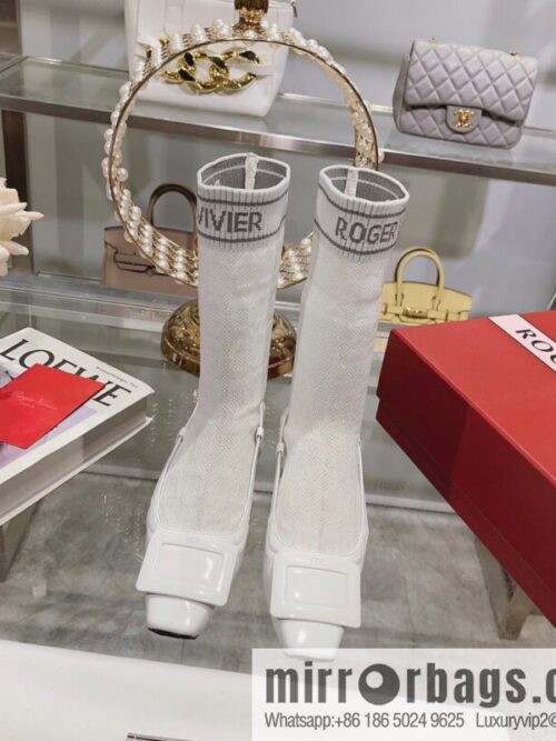 IMG_5780-800x800beizthcswny143515_20250705041203.jpg 🐰🐰RV2023 early autumn new women\'s shoes Belle Vivier paint buckle patent leather socks boots