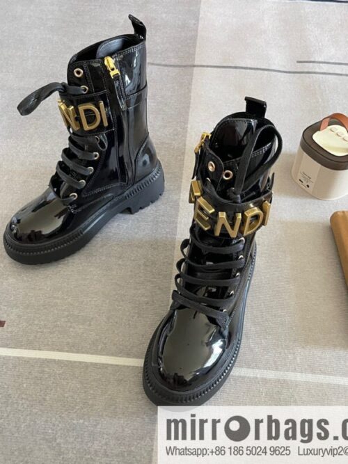 IMG_5829-800x800fpr0ditzydo143461_20250705041015.jpg 🐰🐰FENDI Fendi 2023 Fendi Graphy series autumn and winter catwalk Martin boots Xiaohongshu recommends autumn and winter Martin boots