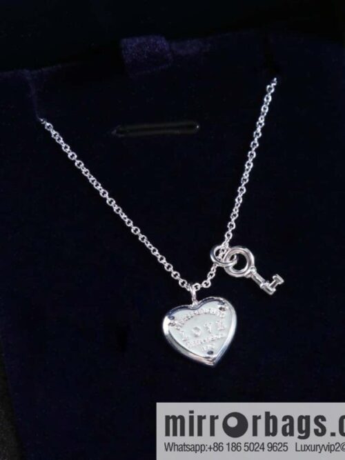 IMG_5990-800x800gifk1fyfl5q144558_20250705044259.jpg New TIFFANY & Co. Tiffany Return to Tiffany ™ Love Heart Tag Key Peach Heart Love Necklace