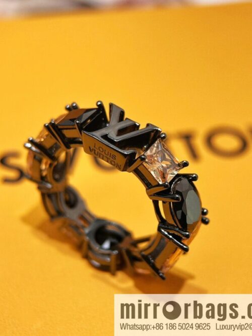 IMG_60690-800x8005rhe30mlszn119952_20250702145410.jpg LV Louis Vuitton LIGHT ring M1202M US size 6789 ☀️