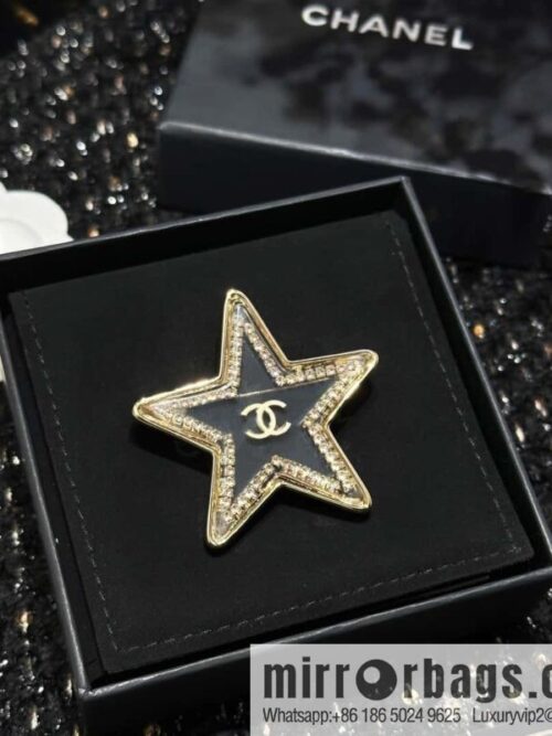 IMG_6222-800x800nbhzherfwnw119851_20250702145115.jpg ☀️New ☑️ Chanel Double C Pentagram ⭐ Star Brooch ☀️