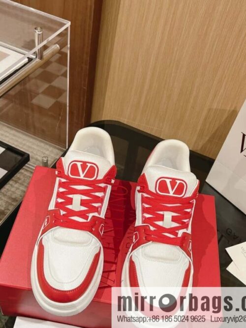 IMG_6319-800x800ltnlg5lgfjm143063_20250705035659.jpg 🐰🐰2023 The latest catwalk model Valentino Warren \"Couple limited series casual sports couple model, board shoes