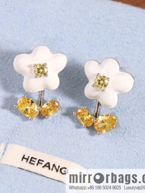 ☀️ HEFANG WHERE Cream Flower Earrings