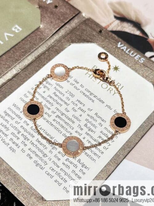 IMG_6353-800x800szuspxz4tgr119700_20250702144645.jpg ☀BVLGARI Bulgari round cake four flower bracelet ☀️ rose gold white fritillary, black agate ☀️ can fit 15-19cm hand circumference