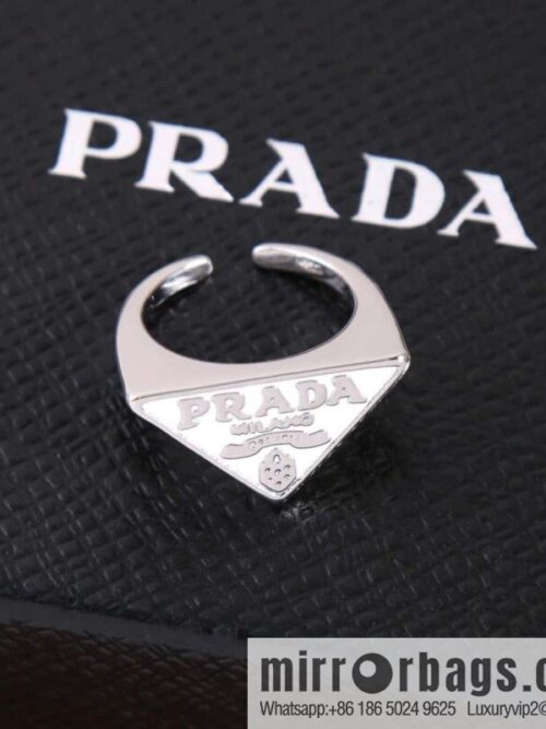 IMG_6377-800x8002fv0awgknui144178_20250705043212.jpg ☀️Prada triangle mark, open ring ☀️