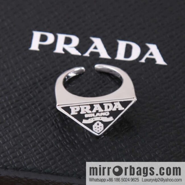☀️Prada triangle mark, open ring ☀️