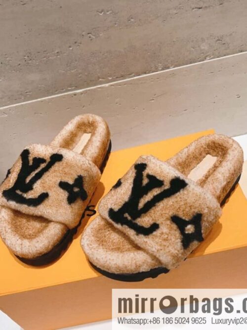 IMG_6449-800x800ct10e2irykz142896_20250705035135.jpg 🐰🐰(Top version) Louis vuitton 2023 new wool slippers fine soft wool, grade 1 quality 🔝 pure fur