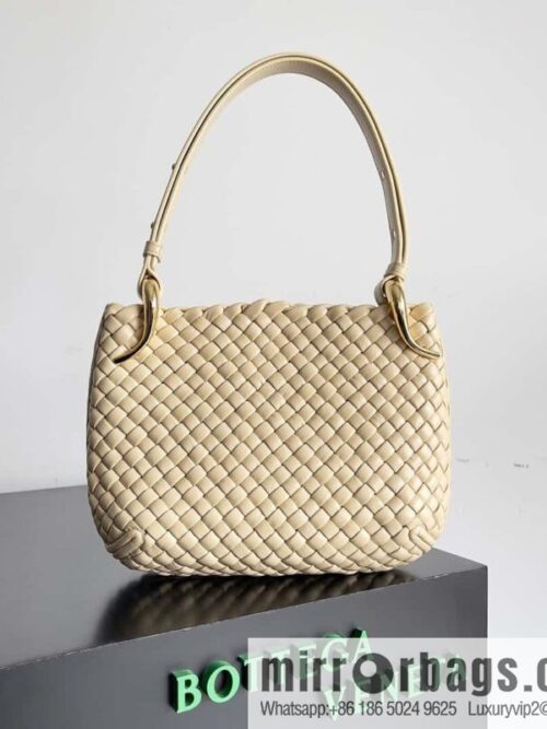 IMG_6606-800x800r5ln2oxj3qf54317_20250718233906.jpg BV early spring new Clicker circular arc bag lamb woven leather, model number: 730968 oat color