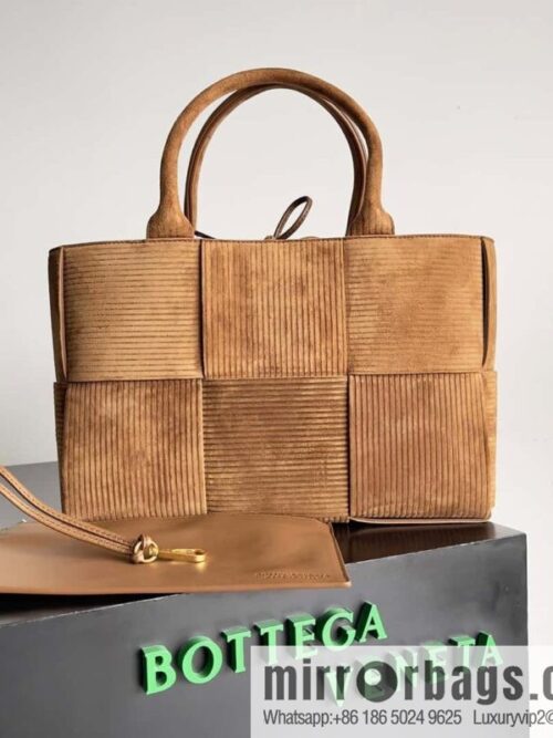 IMG_6695-800x8005mmjmvm0fth36490_20250716042448.jpg BV Arco Tote 𝗕𝗼𝘁𝘁𝗲𝗴𝗮 𝗩𝗲𝗻𝗲𝘁𝗮 corduroy rectangular tote bag