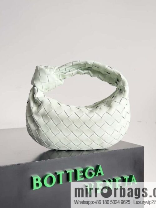 IMG_6822-800x800q0zqwzhg1al54053_20250718233620.jpg Bv2022 new Mini Jodie woven knotted round hobo bag, model: 651876 ice blue