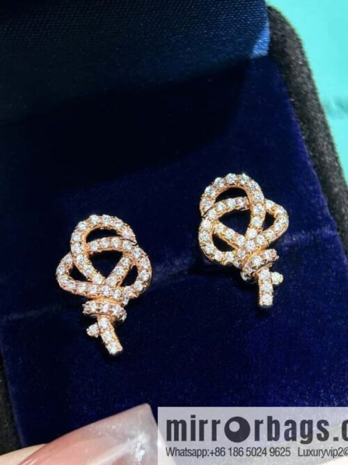 IMG_6899-800x800vrfbdhqjmpe111582_20250702084340.jpg ❗️New ❗️ New ☑️ TIFFANY & Co. Woven full diamond key stud earrings