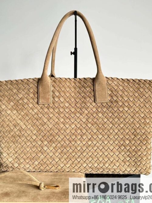 IMG_6911-800x800rpgbmhozd1p53957_20250718233526.jpg B new Cabat large shopping bag model number: 608811