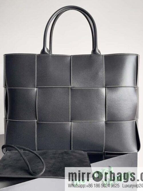 IMG_6929-800x800v5gjia4gmcf53924_20250718233504.jpg BV tote bag, large BV new large tote bag, model number 620623, model number: 680165.