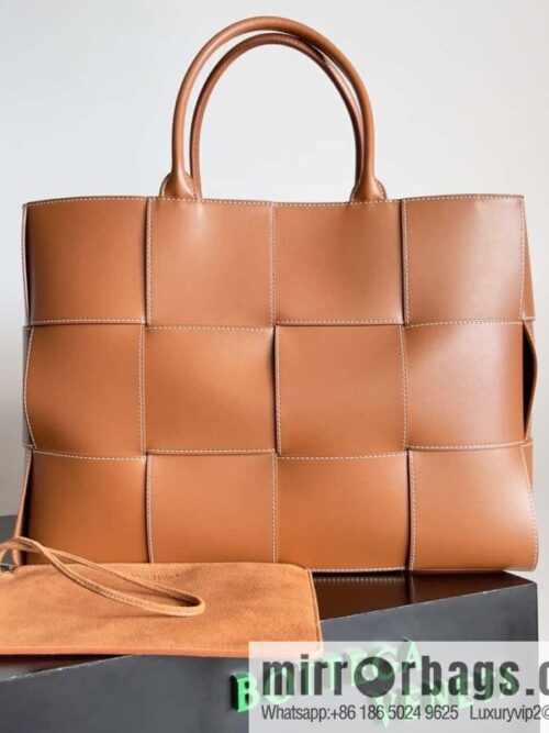 IMG_6938-800x800ipgitn21pvr53913_20250718233458.jpg BV tote bag, large BV new large tote bag, model number 620623, model number: 680165.