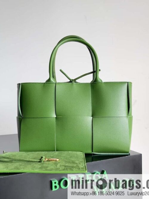 IMG_6947-800x800tgezzvzqfes53902_20250718233451.jpg BottegaVeneta Intrecciato woven sheepskin two-color leather (fabric) tote handbag model: 652867