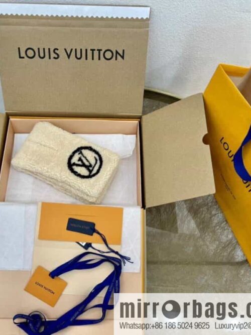 IMG_7092-800x800k4oa4433h3a83474_20250701204114.jpg LV Louis Vuitton Shearlingram 100% wool scarf M76452