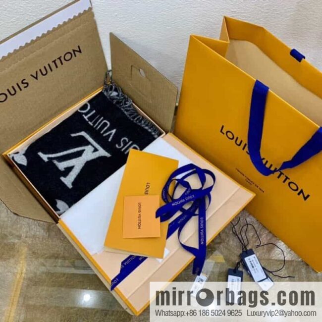 IMG_7110-800x800zl5ycqmo502102413_20250702051025.jpg LV Louis Vuitton fringed trim 100% cashmere Reykjavik scarf M75704 #M75505 #M71040 #M71041 #M76637 #M76067