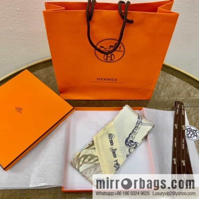 IMG_7270-800x800qpg2uzhq3ml112571_20250702111526.jpg Hermes 21 summer new Maxi Twilly \"Horse Rider\" 100% silk ribbon