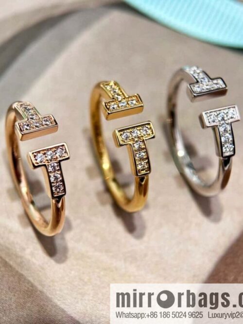 IMG_7306-800x800osk0f2vpc2k111165_20250702083144.jpg (3 Diamonds) ☀️ Tiffany & Co, Classic T Series 3 Diamond Double T Ring ☀️