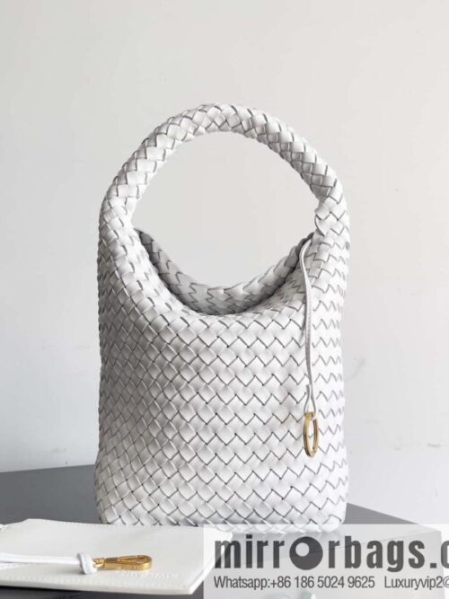 IMG_7512-1-800x800lge21ffcmb452599_20250718231550.jpg BV Cabat Bucket bucket bag model number: 753172 white