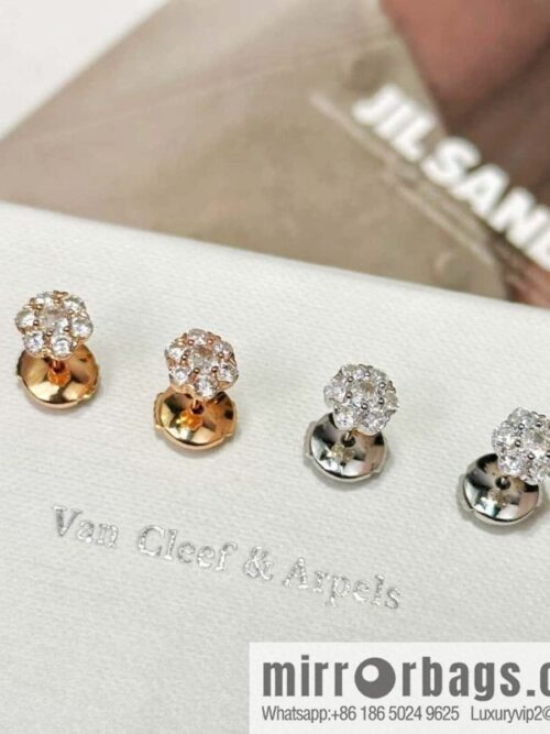 IMG_7626-800x800dznuzfkccuo110807_20250702082205.jpg ❗️New ❗️ ☀️ Original ☀️ Van Cleef & Arpels Snowflake Earrings