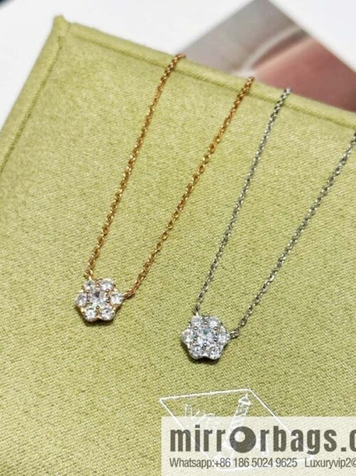 IMG_7644-800x800uiv2bhfyzv2110796_20250702082145.jpg ❗️New ❗️ ☀️ Van Cleef & Arpels Snowflake, Necklace ☀