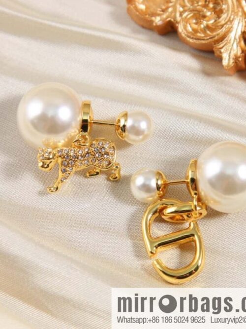 IMG_7737-800x800orf5dmurcx0143733_20250705041855.jpg New ☑️ Dior CD full diamond tiger asymmetrical stud earrings