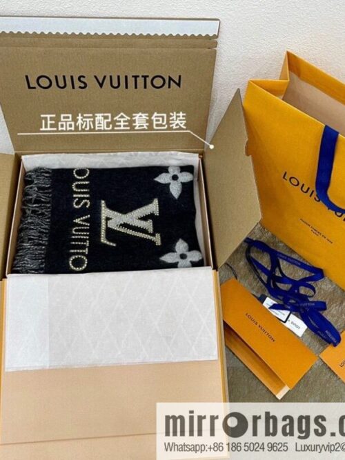 IMG_7751-800x800bzuojczgzz182822_20250701201943.jpg LV Louis Vuitton Rivet Cashmere Scarf Shawl M71588