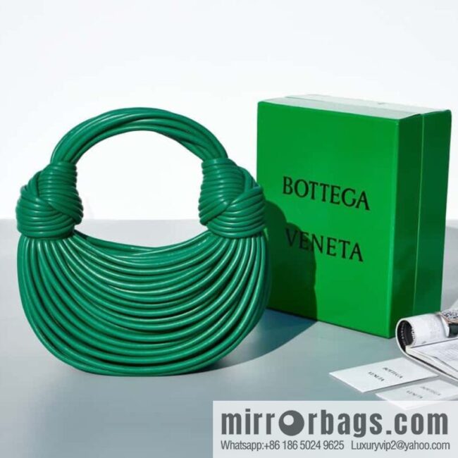 IMG_7797-800x800qadkgocjhus84251_20250719083311.jpg Bottega Veneta, model 680934 autumn and winter new Jodie ramen clutch bag number: 80803 #grass green