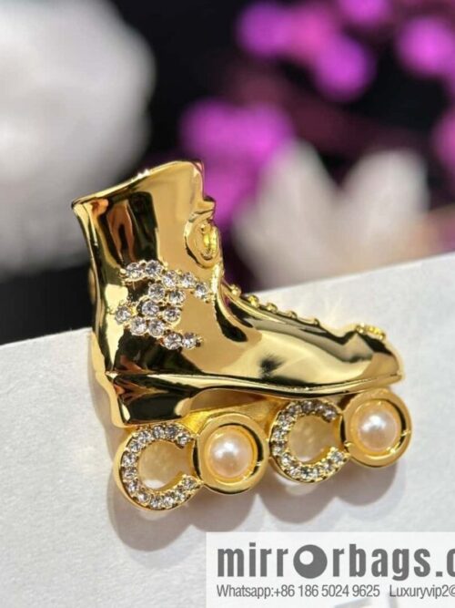 IMG_7900-800x800tepommcyzak110595_20250702081624.jpg ❗️New ❗️ ☀️ new ☑️ Chanel coco pearl roller skates brooch ☀️