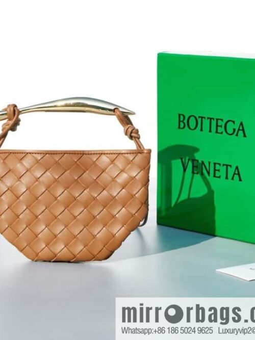 IMG_7920-800x800zaam1gnwahb84182_20250719083232.jpg BottegaVeneta Bv spring and summer new mini sardines SARDINE model number: 744267 caramel color