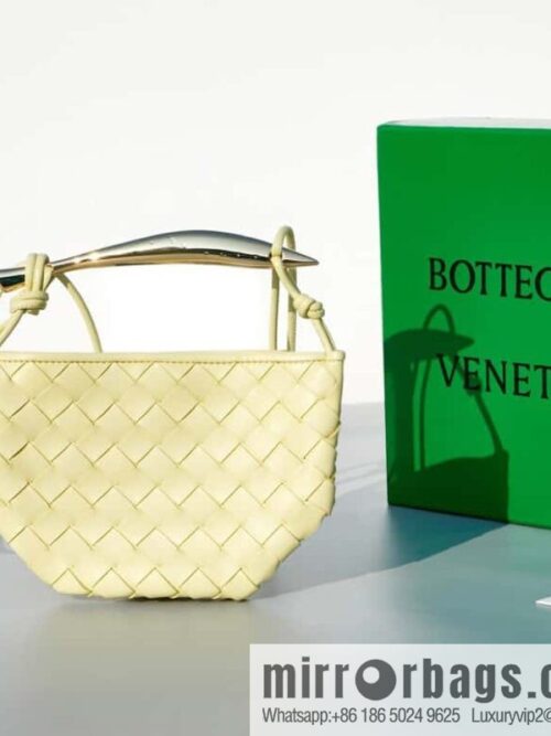 IMG_7929-800x800ad4hdruvfgk84171_20250719083226.jpg BottegaVeneta Bv spring and summer new mini sardines SARDINE model number: 744267 ice cream color