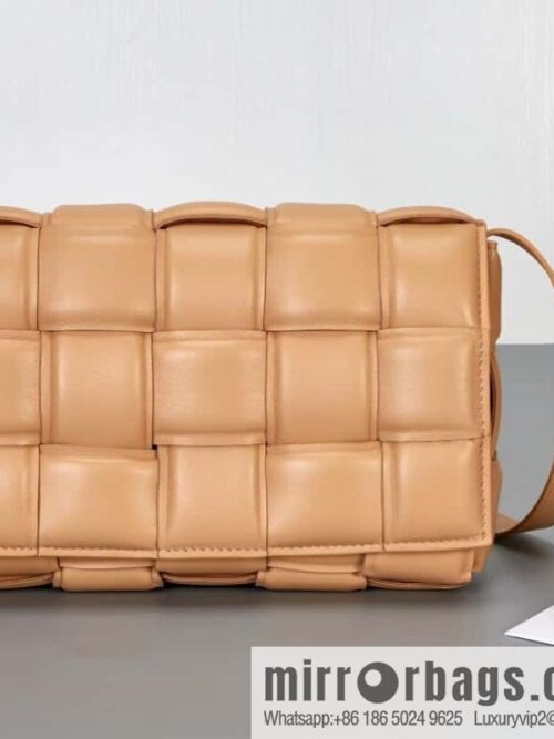 IMG_8091-800x800kzxuzciiomg83974_20250719083031.jpg Bottega Veneta Padded Cassette Bag Model; 591970 BV Cassette Pillow Bag, Almond