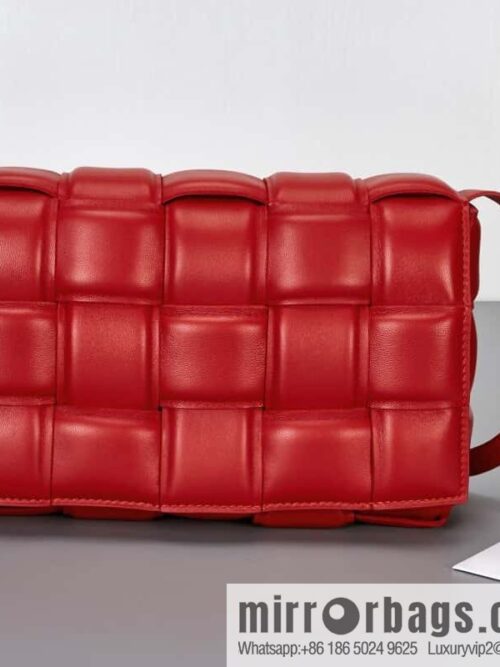 IMG_8109-800x800nrgf4a3kxyd83952_20250719083018.jpg Bottega Veneta Padded Cassette Bag Model; 591970 BV Cassette Pillow Bag, Queen Red