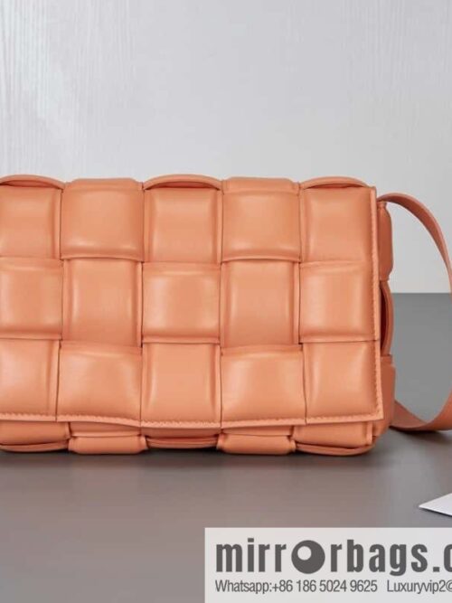 IMG_8136-800x8001jfe3noocpw83919_20250719082959.jpg Bottega Veneta Padded Cassette Bag Model; 591970 BV Cassette Pillow Bag, Peach Powder