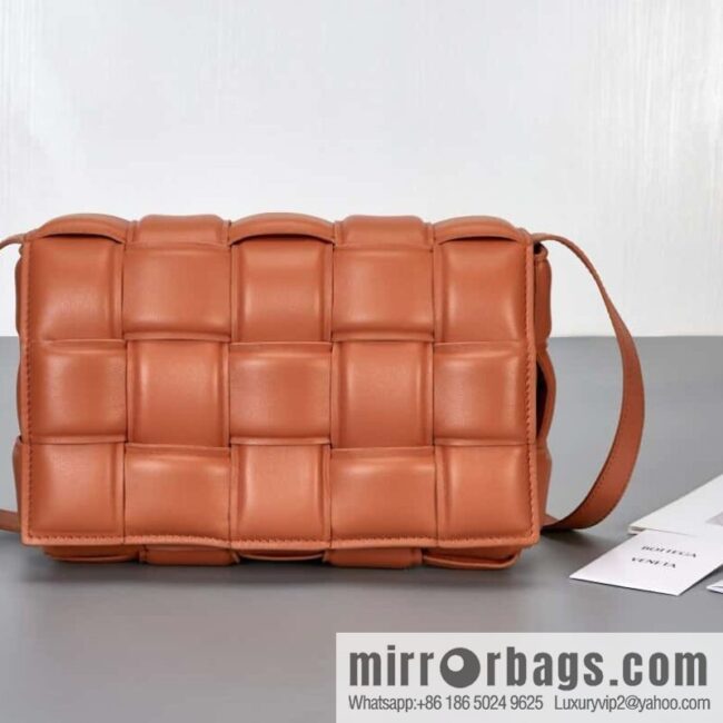 IMG_8154-800x800ooqdpttq0vq83897_20250719082947.jpg Bottega Veneta Padded Cassette Bag Model; 591970 BV Cassette Pillow Bag, Terracotta Red