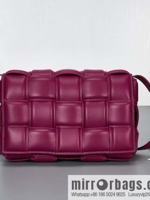 IMG_8172-800x800dhduw5iyldp83875_20250719082934.jpg Bottega Veneta Padded Cassette Bag Model; 591970 BV Cassette Pillow Bag, Cinnabar Red