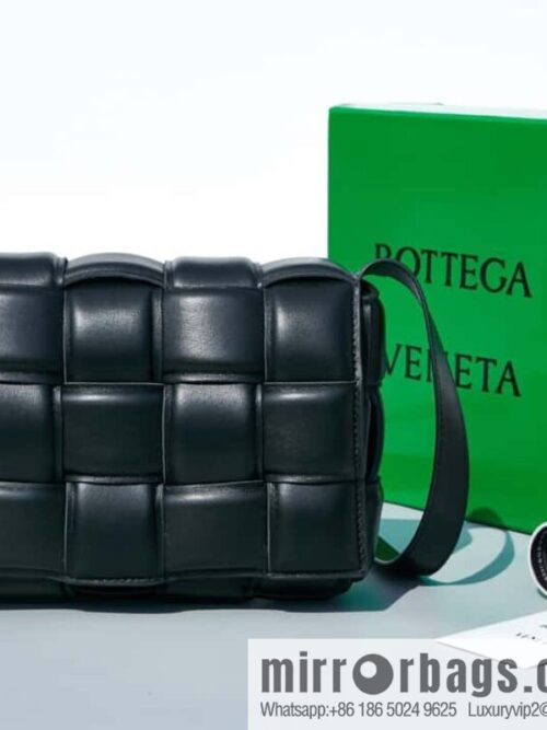 IMG_8190-800x800lfletqvblld83853_20250719082922.jpg Bottega Veneta Padded Cassette Bag Model; 591970 BV Cassette Pillow Bag black silver buckle