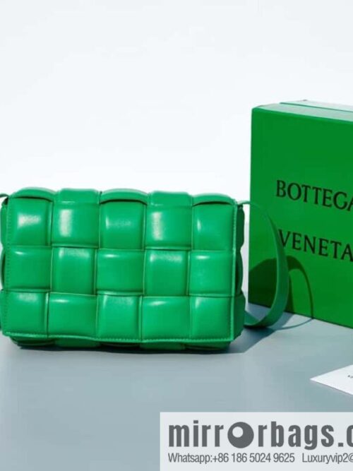 IMG_8199-800x800dii5i41evvn83842_20250719082915.jpg Bottega Veneta Padded Cassette Bag Model; 591970 BV Cassette Pillow Bag, Parrot Green