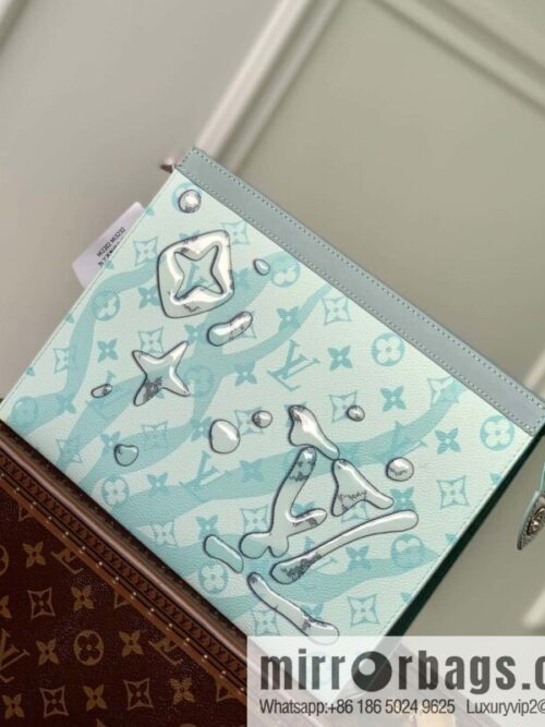 IMG_8237-800x800sxjr2s53xhq52084_20250718231005.jpg M22763 Pochette Voyage medium clutch bag