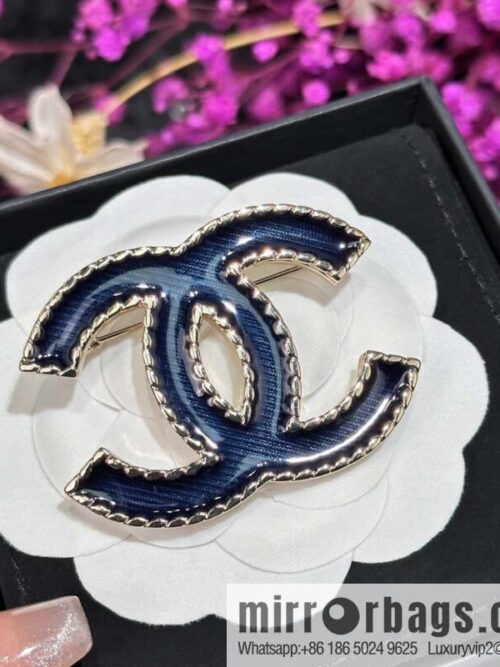 IMG_8243-800x8005skux0wbrbl101288_20250702043859.jpg ❗️New ❗️ ☀️ New ☑️ Chanel Denim Double C Brooch ☀️