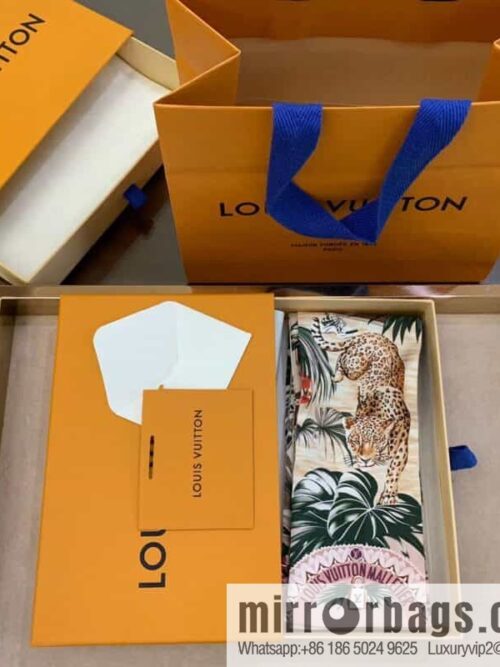 IMG_8250-800x800kaao0uh1nel112376_20250702110504.jpg LV Louis Vuitton Voyage Extraordinaire Hair Band M73855