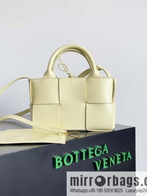 IMG_8278-800x8000xma4mk3fbf83742_20250719082818.jpg BV super mini tote bag 20cm ice cream color, model number: 729029.