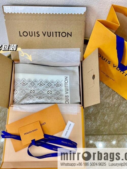 IMG_8285-800x8000qfptkhi3sl82778_20250701201736.jpg LV Louis Vuitton contrasting trim and handmade hemming 100% silk scarf M77443